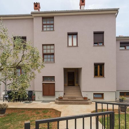 Intimes Room Ровинь Экстерьер фото