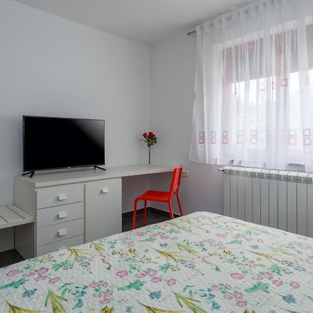 Intimes Room Ровинь Экстерьер фото