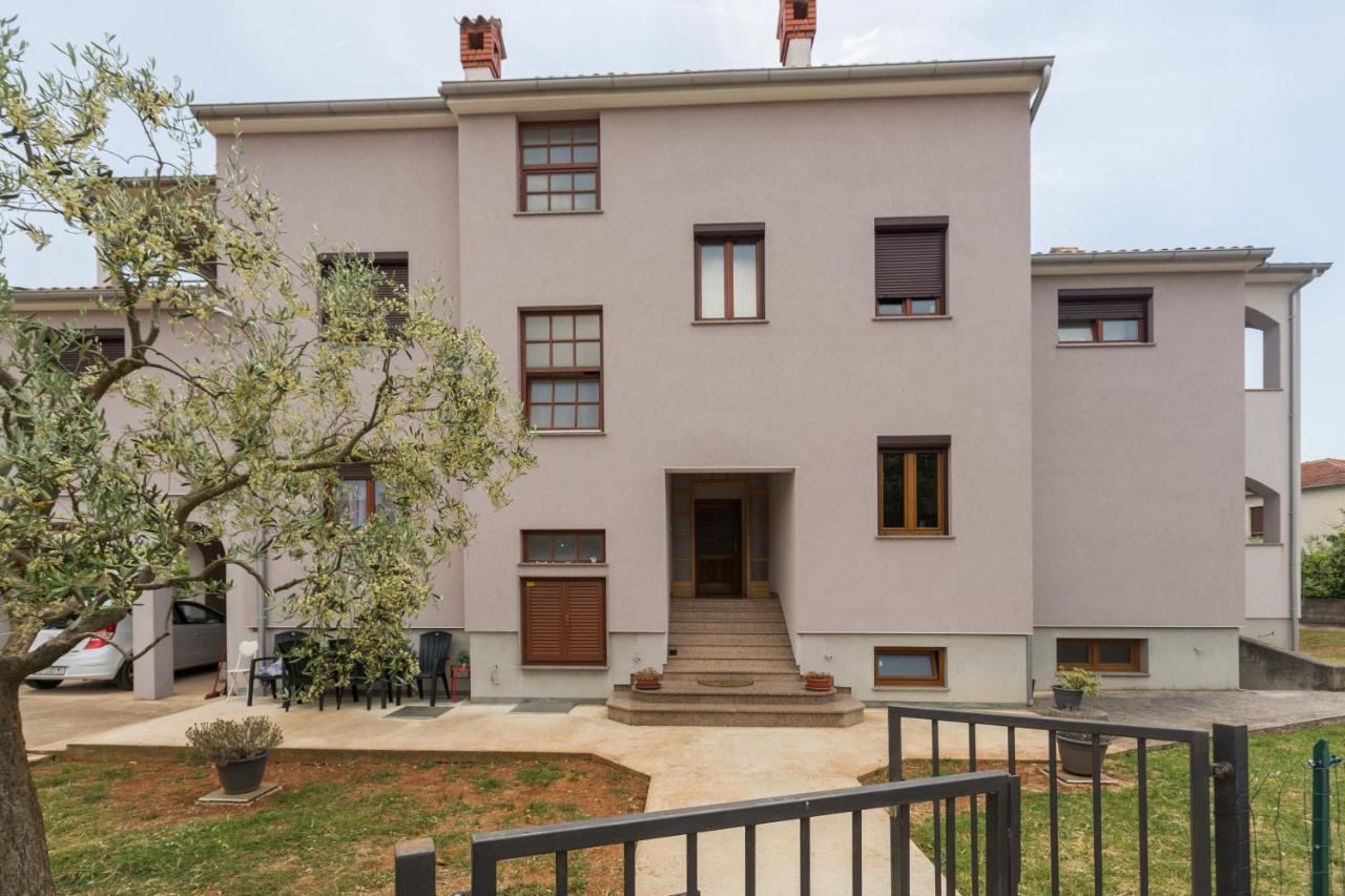 Intimes Room Ровинь Экстерьер фото